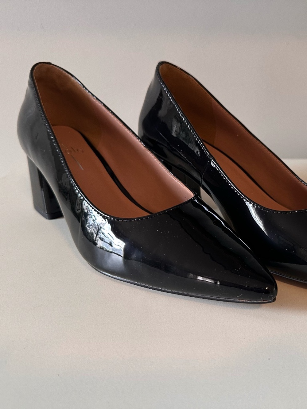 Linea Paolo Bilson Black Patent Pointed Toe Pumps 7.5 M NIB